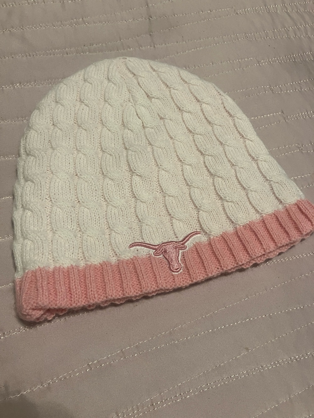 🔻Longhorn White & Pink Cable Knit Beanie with